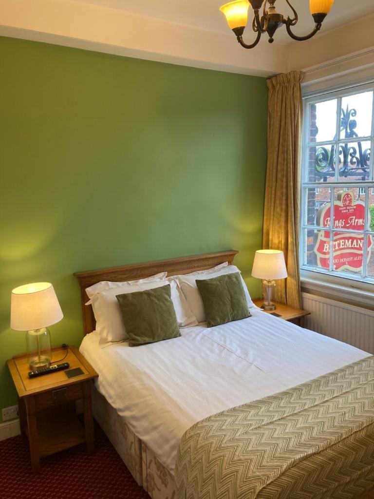 The King'S Arms Bed & Breakfast Бостън Екстериор снимка